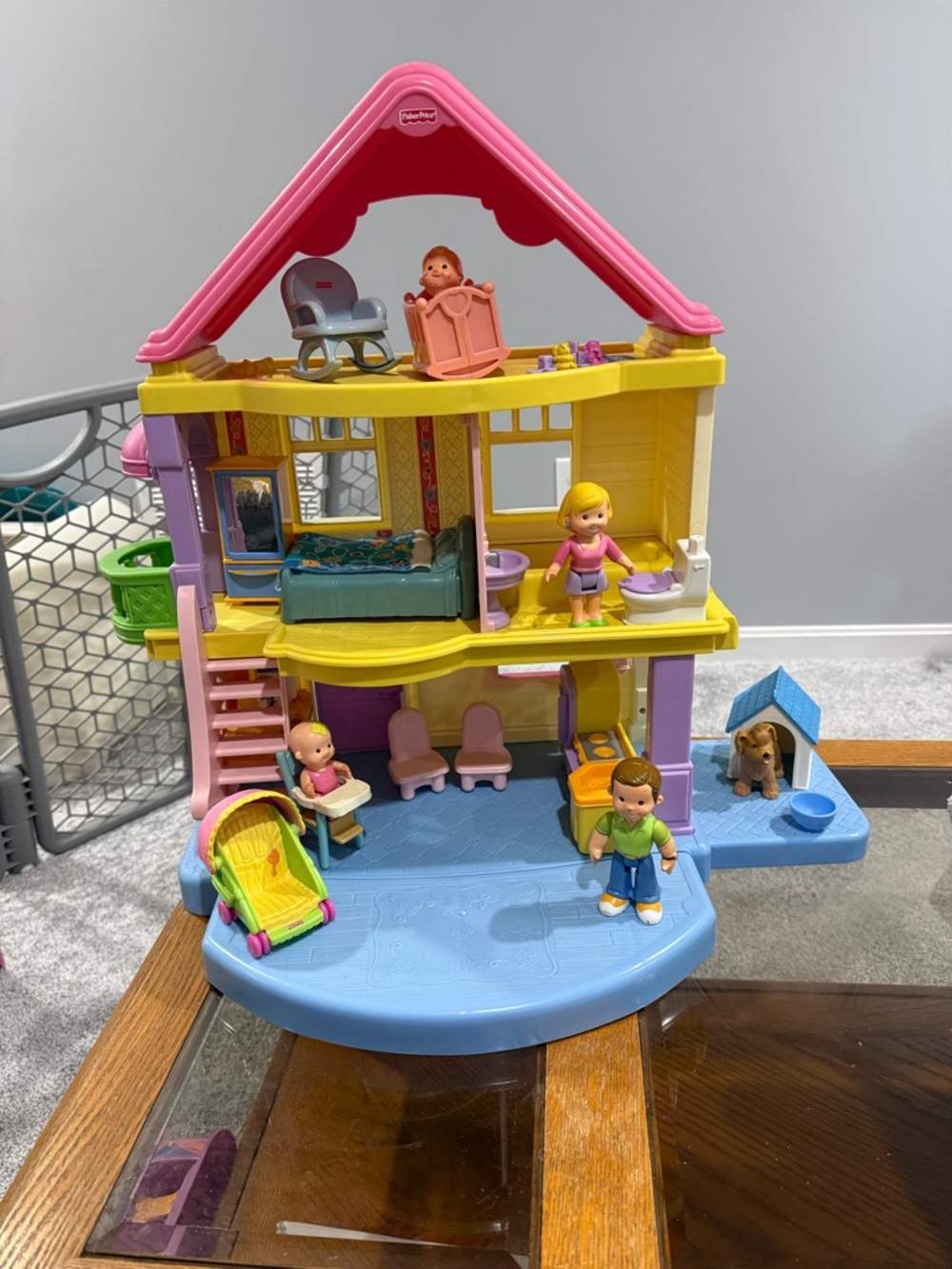 Fisher Price My First Dollhouse with Accessories & Dolls Used Good Condition2005
